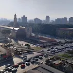 Studio Lindo; No Centro Em Frente Ao Metro!