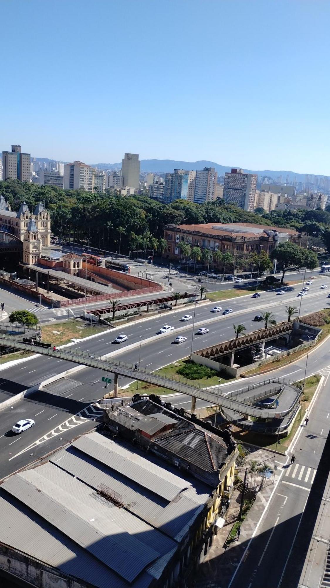 Lindo; No Centro Em Frente Ao Metro! * São Paulo
